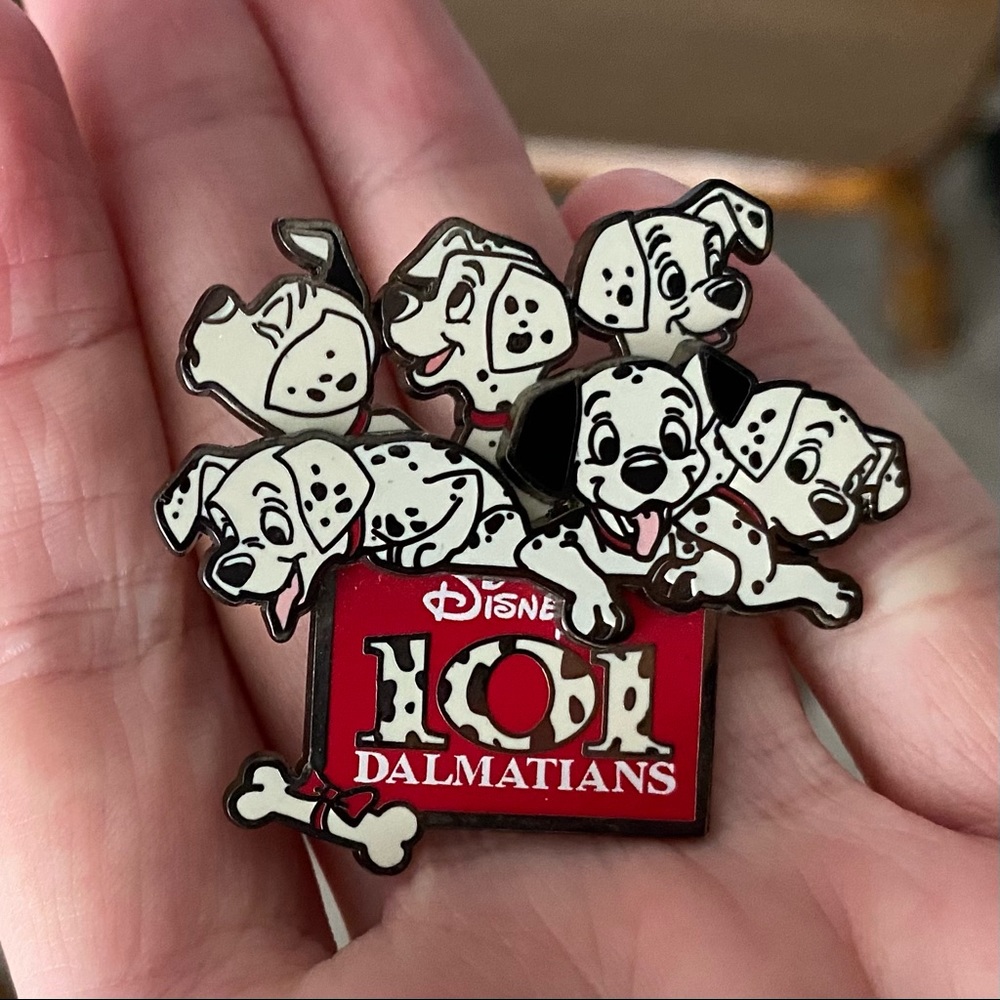 LAST CHANCE 101 Dalmatians Disney 2004 pin